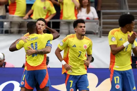 دياز ورودريجيز يقودان تشكيل كولومبيا في ودية فرنسا